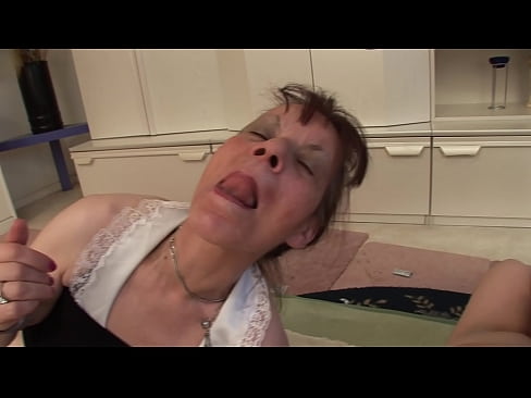 ❤️ Tha triùir aig dà sheanmhair agus aon sheanair ☑  Bhidio porn  leinn gd.ixiporn-com.ru